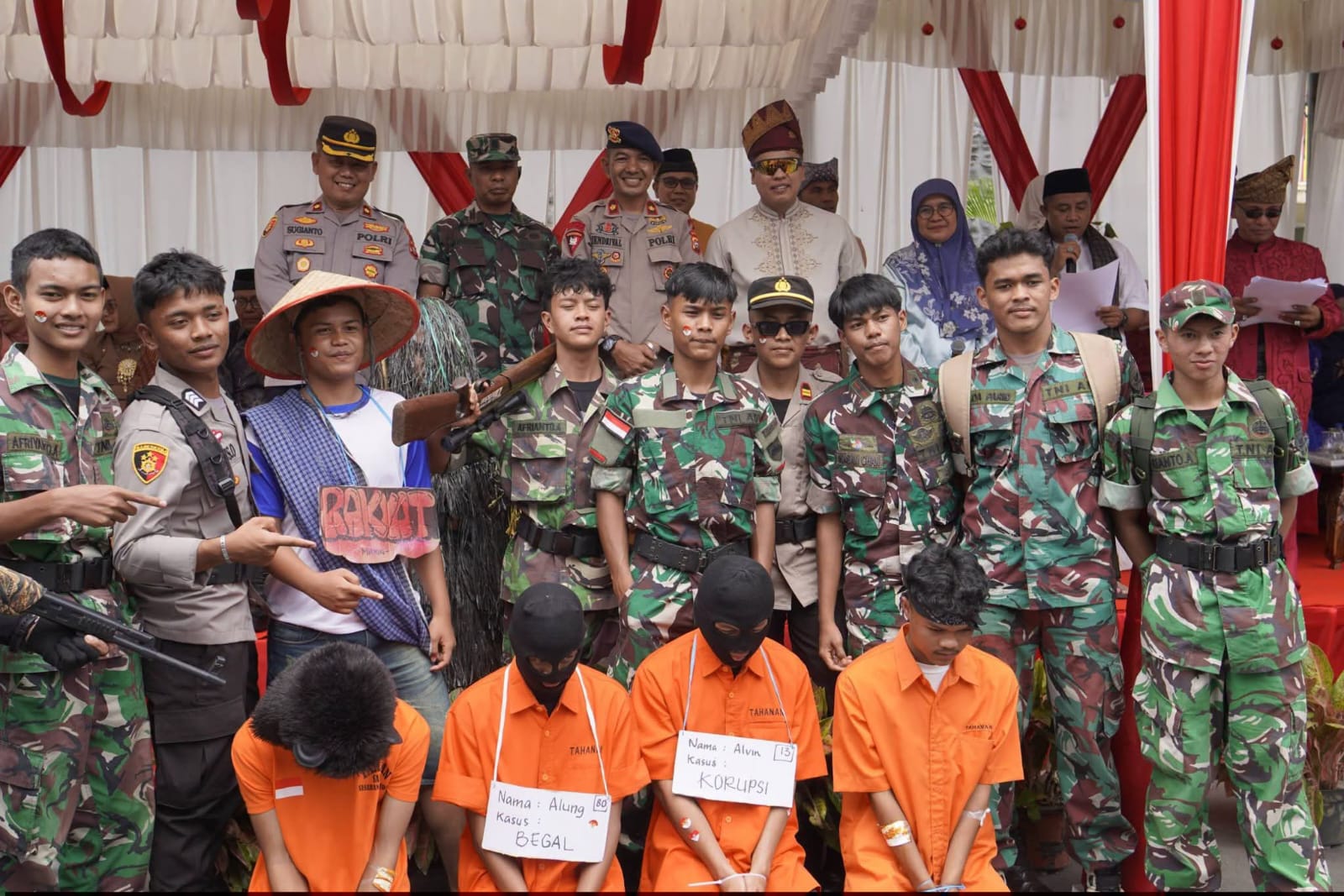 Salah satu penampilan peserta  pawai alegoris